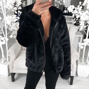 • RP • Ekattire Black Teddy Jacket M
